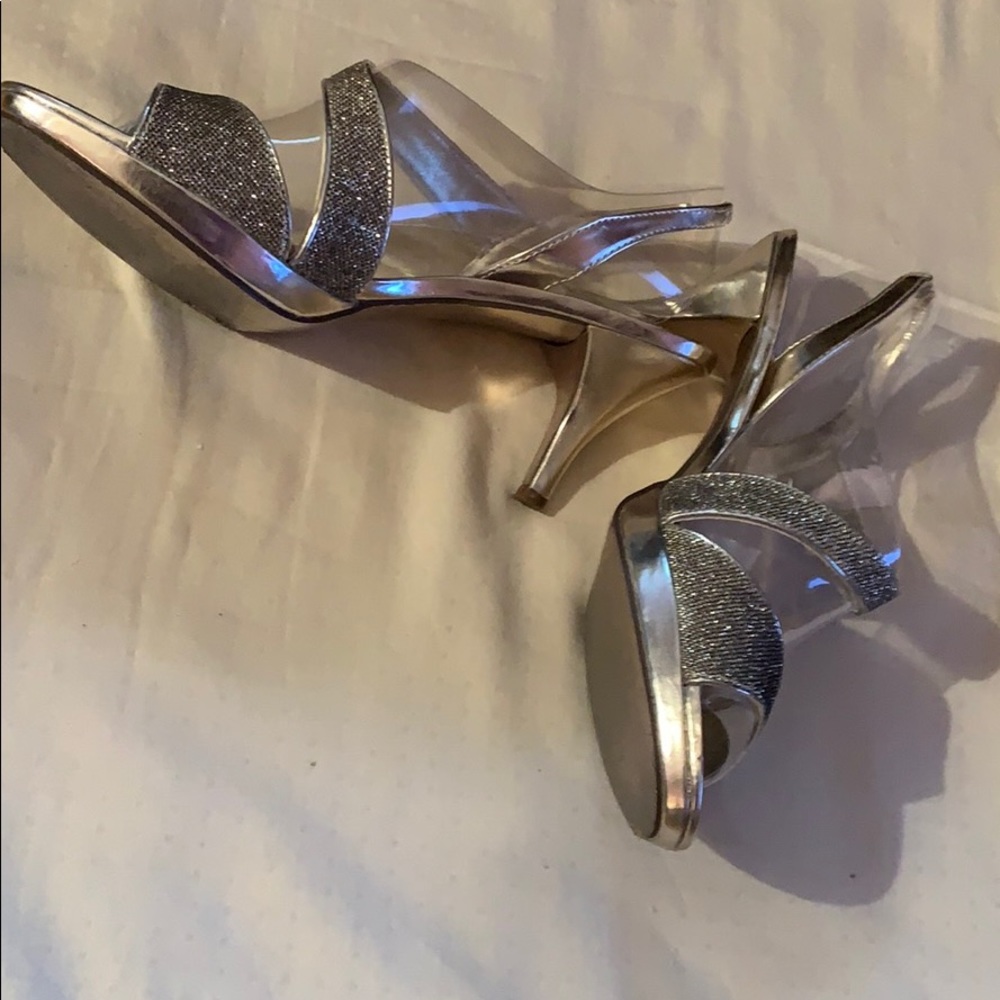 Shoes - Picture 3 of 4